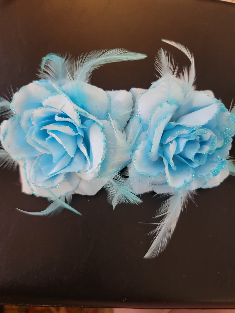 New Nwot Blue Floral Feather Clips -for Women & Children Decorative Rose Accent